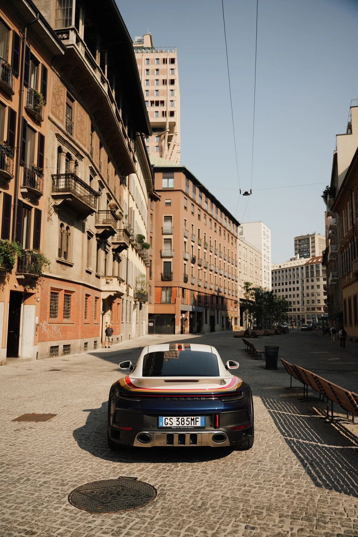 Abeba seen from the rear in a Milan street